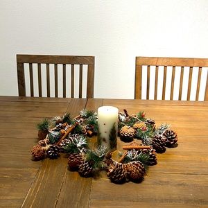 Pre-Decorated Frosted Pine Cones & Red Berry Artificial Garland, Unlit cinamon